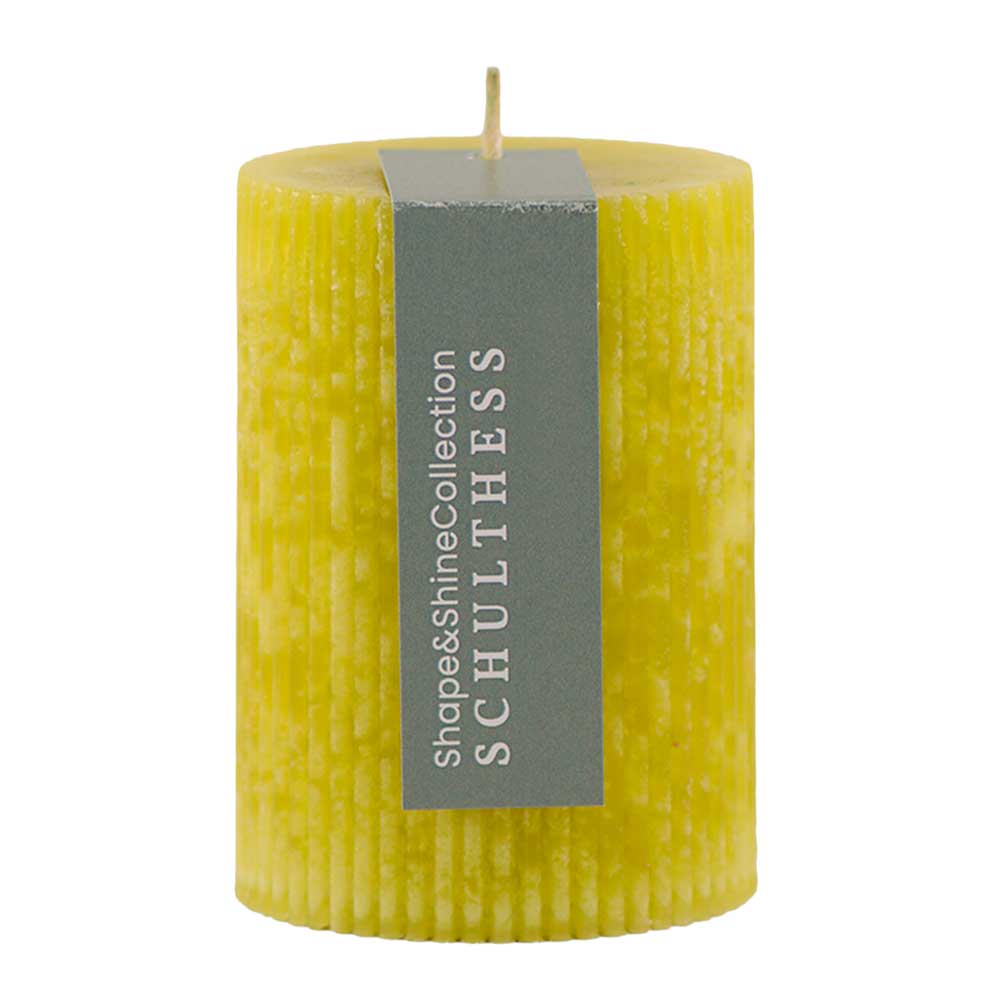 Shape & Shine Rillenkerze in der Farbe "Curry" von Schulthess Kerzen