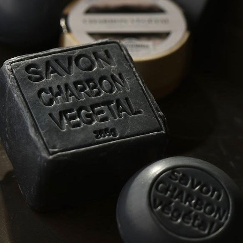 Savon cube au Charbon Végétal - Würfelseife mit Aktivkohle von Maitre Savonitto 