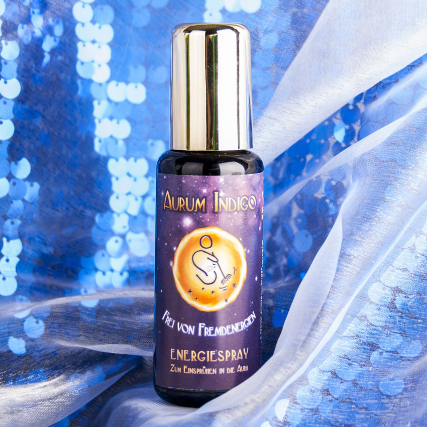 Aurum Indigo Energiespray „Frei von Fremdenergien“ zur energetischen Reinigung der Aura in mystischer blau-violetter Inszenierung.