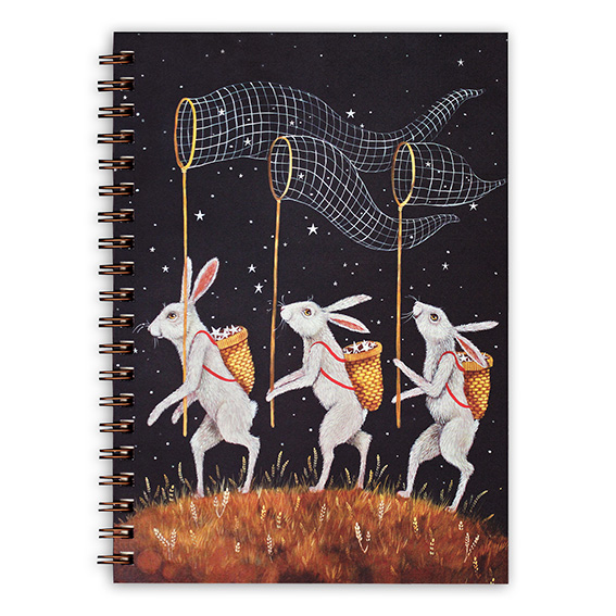 Notizbuch Star Catcher von Hester & Cook – fantasievolles Spiral-Notebook mit Illustration von Hasen, die Sterne fangen, auf dunklem Nachthimmel, ideal für kreative Notizen und Geschenkideen