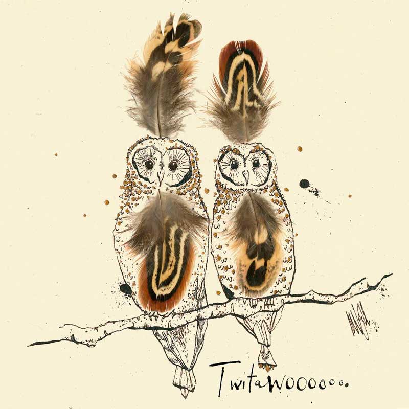 PPD Serviette „Twitawoo“ mit zwei Eulen aus echten Federn auf einem Ast – originelles, humorvolles Design von Anna Wright für stilvolle Tischdekoration.