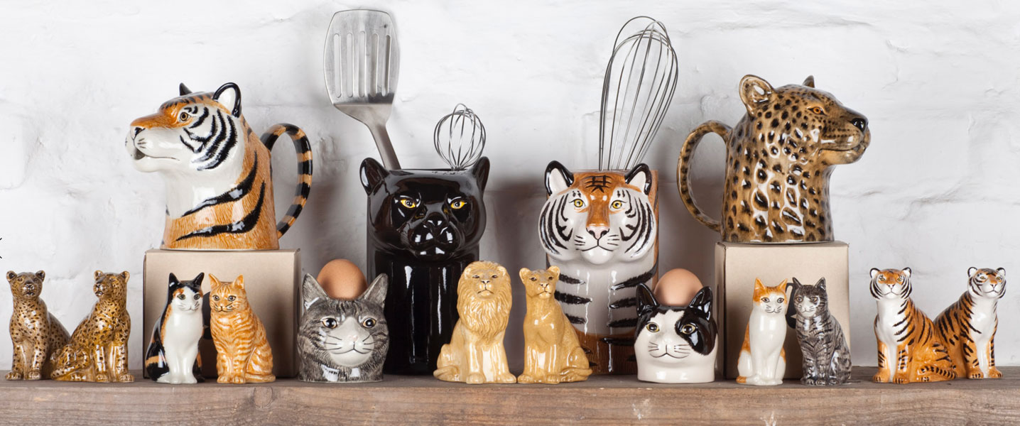 Keramikfiguren und -gefäße von Quail Ceramics in Tierform, darunter Tiger, Leopard, Katze und Löwe – detailreiche Handarbeit als charmante Deko und Geschirr.