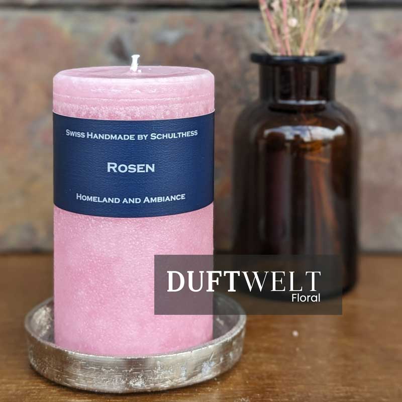 Schulthess Duftkerze Rosen, handgemacht in der Schweiz. Blumiger Duftklassiker mit zarter Rosennote, dekorativ präsentiert – für eine romantische, entspannende Atmosphäre.